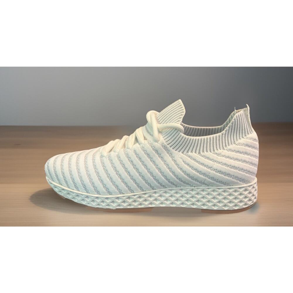 Urban Sport by J/Slides Womens 6M Lt Grey White Stripe Knit Opy Sneakers Shoes